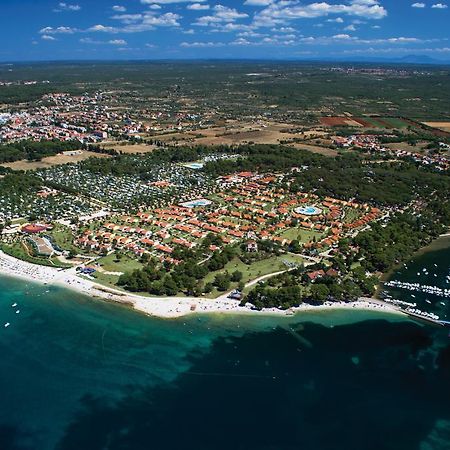 Happy Camp Mobile Homes In Centro Vacanze Bi Village Fažana Exteriör bild